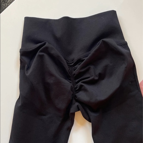 Scrunch booty legging bundle -SOLD - Picture 2 of 3